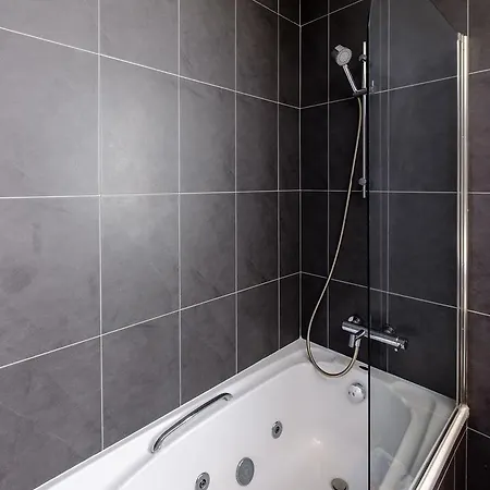 아파트 Luxe 2 Bdr