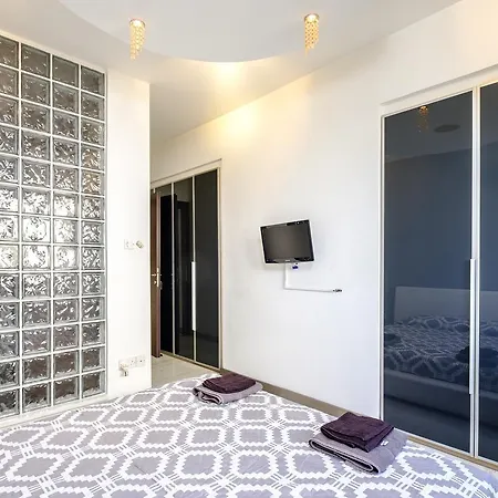 Luxe 2 Bdr *