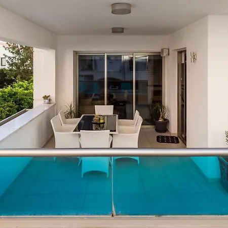 Luxe 2 Bdr Lägenhet *
